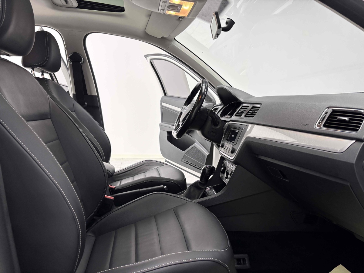 Volkswagen Gran Lavida 2017 #11 Volkswagen Gran Lavida 2017 car image #11