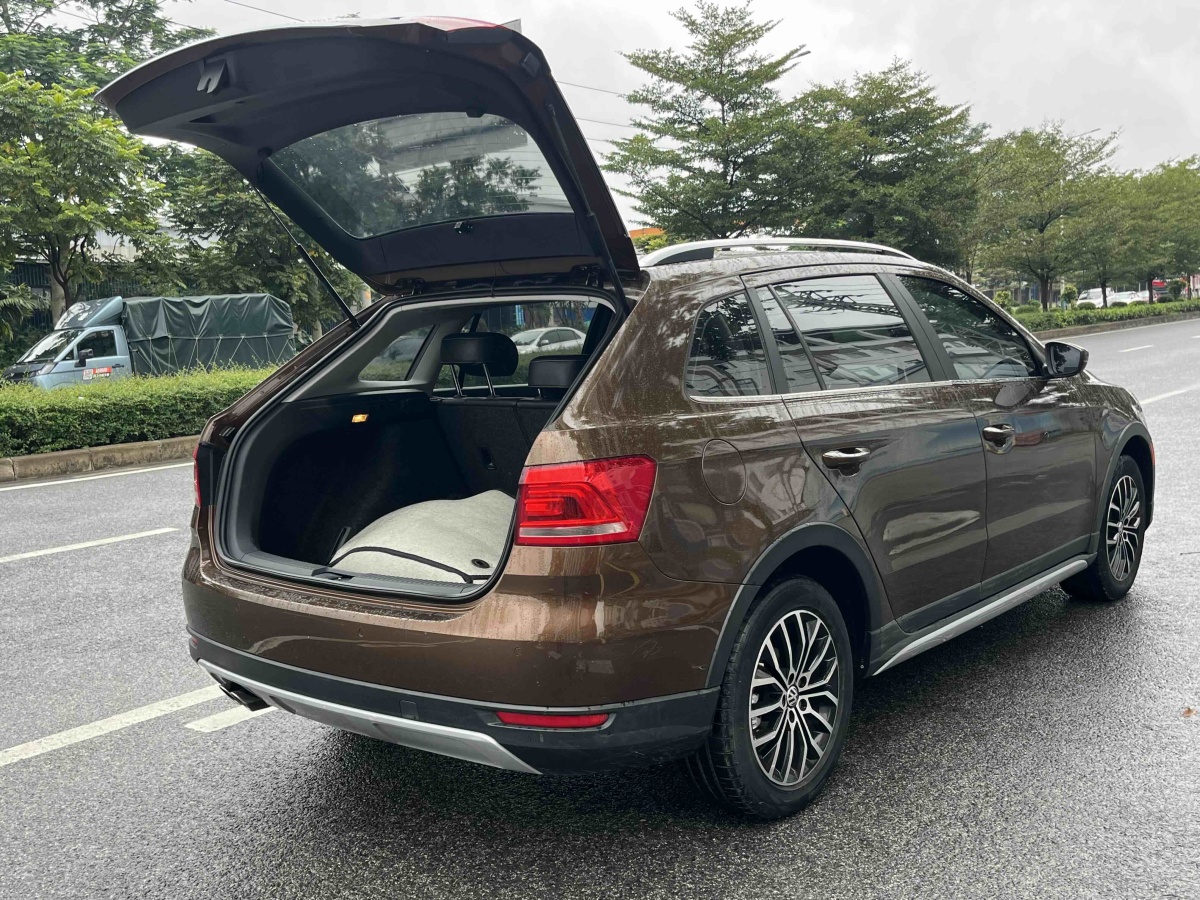 Volkswagen Cross Lavida 2014 immagine di auto #11