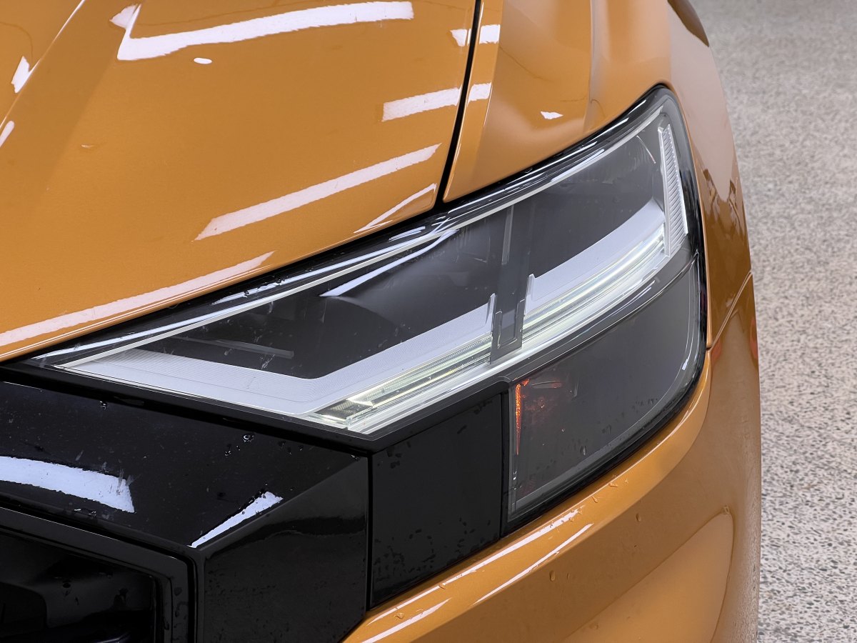 Audi RS Q8 2020 car image #11