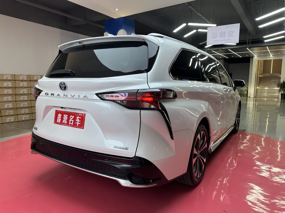 Toyota Granvia 2024 #11 Toyota Granvia 2024 immagine di auto #11