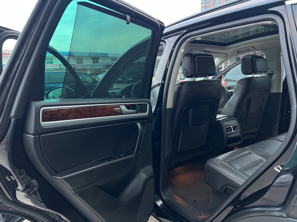 Volkswagen Touareg 2014 car image #11