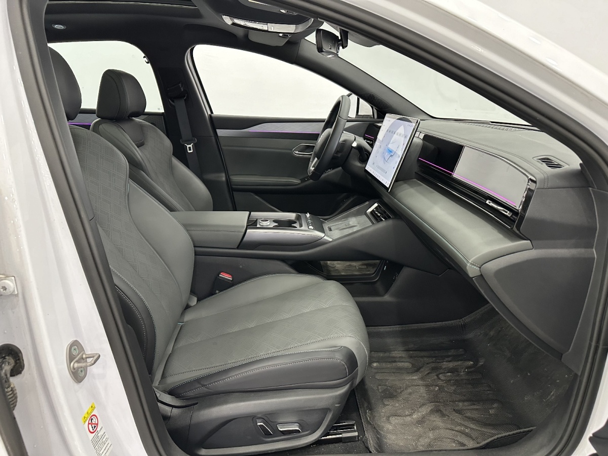 BYD Qin 2025 car image #11