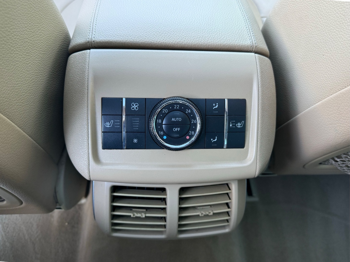 Mercedes-Benz R Class 2010 car image #11