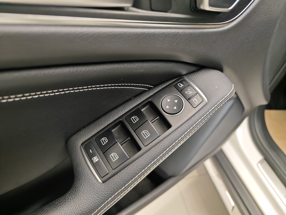 Mercedes-Benz GLA Class (Imported) 2019 #11 Mercedes-Benz GLA Class (Imported) 2019 immagine di auto #11