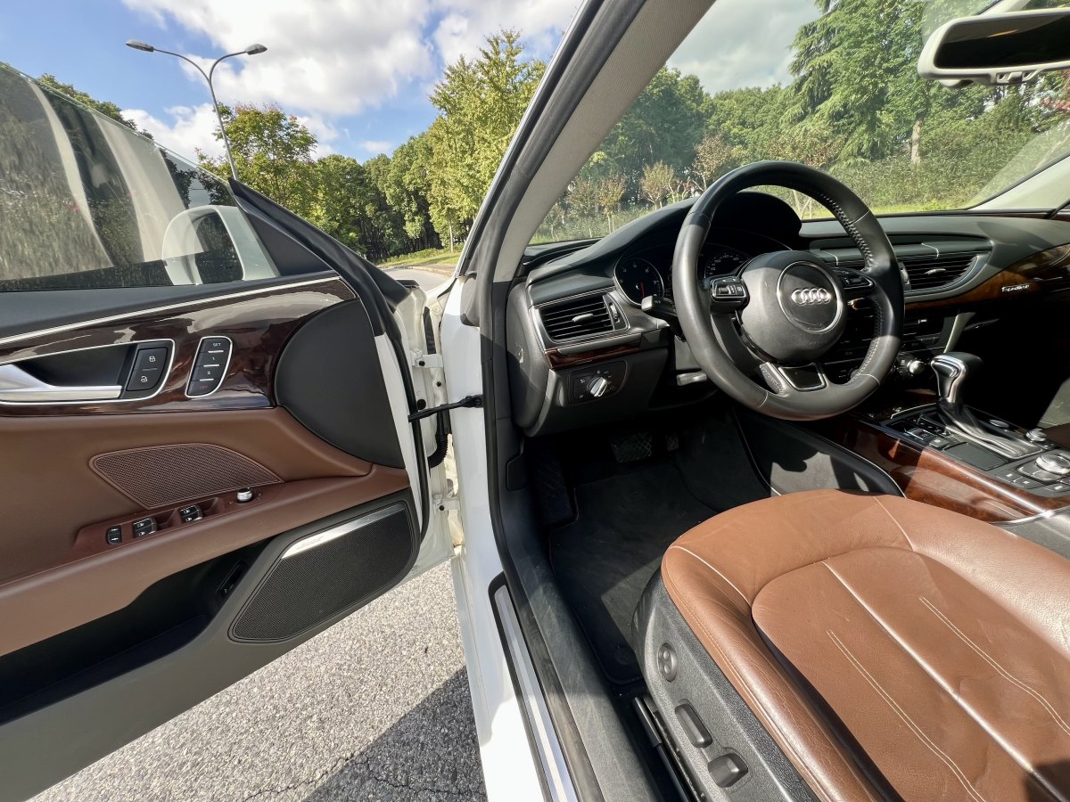 Audi A7 2013 car image #11