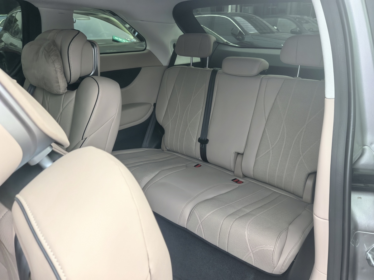 Xpeng X9 2024 immagine di auto #11