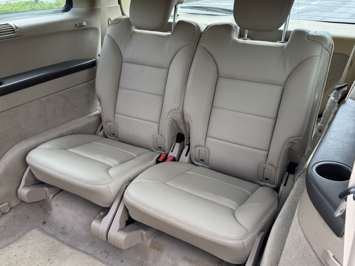 Mercedes-Benz R Class 2013 car image #11