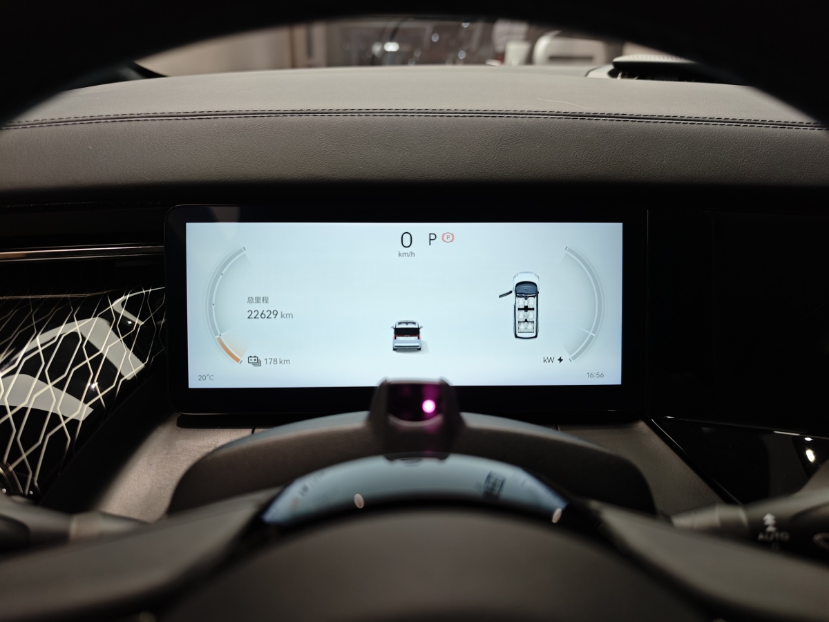 Hyundai Coupe 2023 صورة سيارة #11