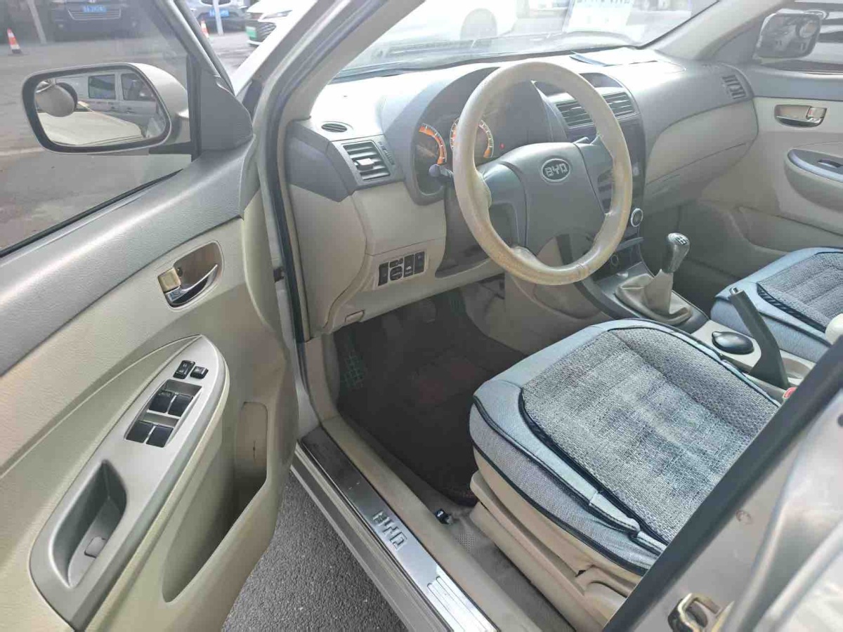 BYD L3 2013 car image #11