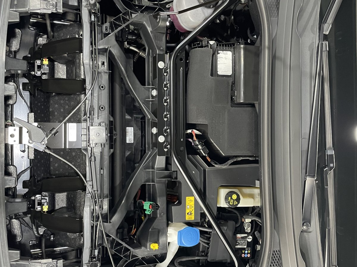 Audi Q4 e-tron 2024 #11 Audi Q4 e-tron 2024 صورة سيارة #11