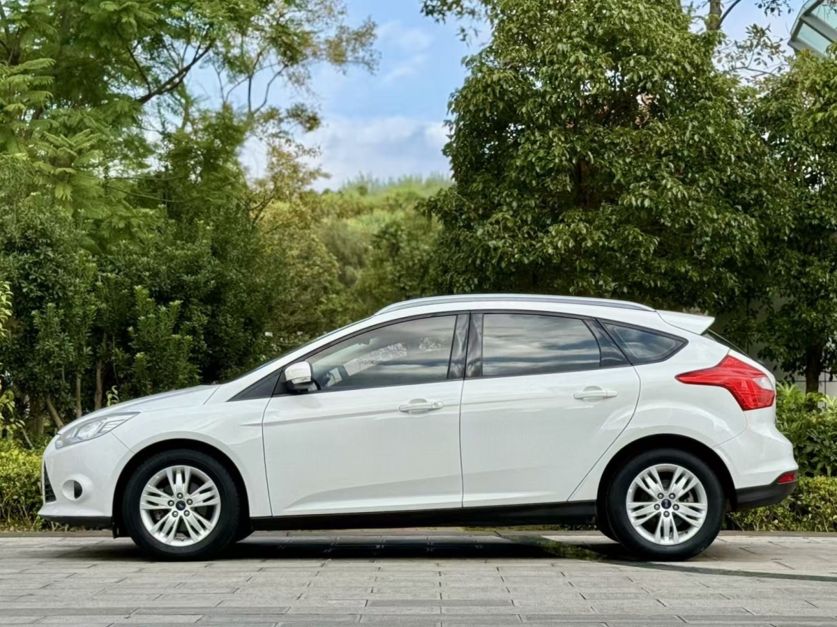 Ford Focus (Imported) 2014 #11 Ford Focus (Imported) 2014 car image #11