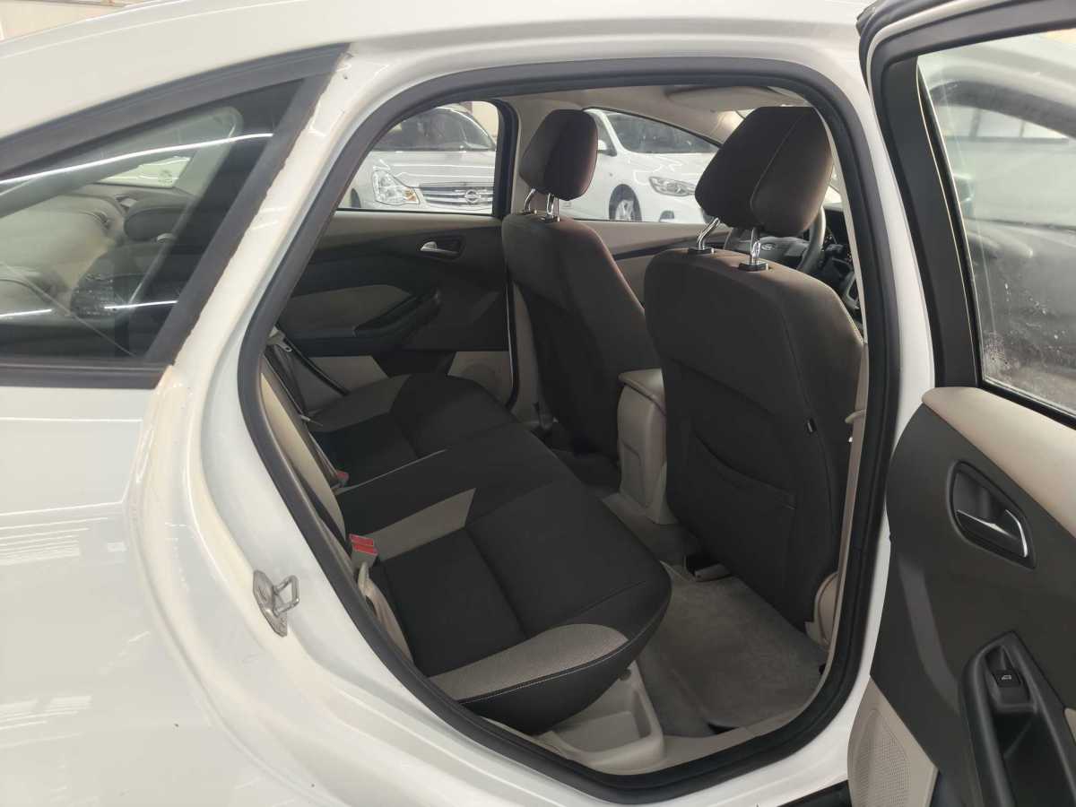 Ford Focus (Imported) 2013 car image #11