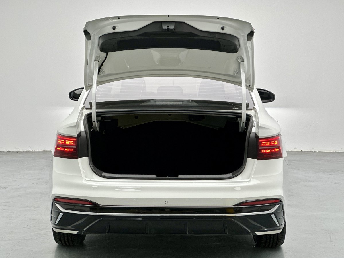 Jetta VA7 2025 car image #11