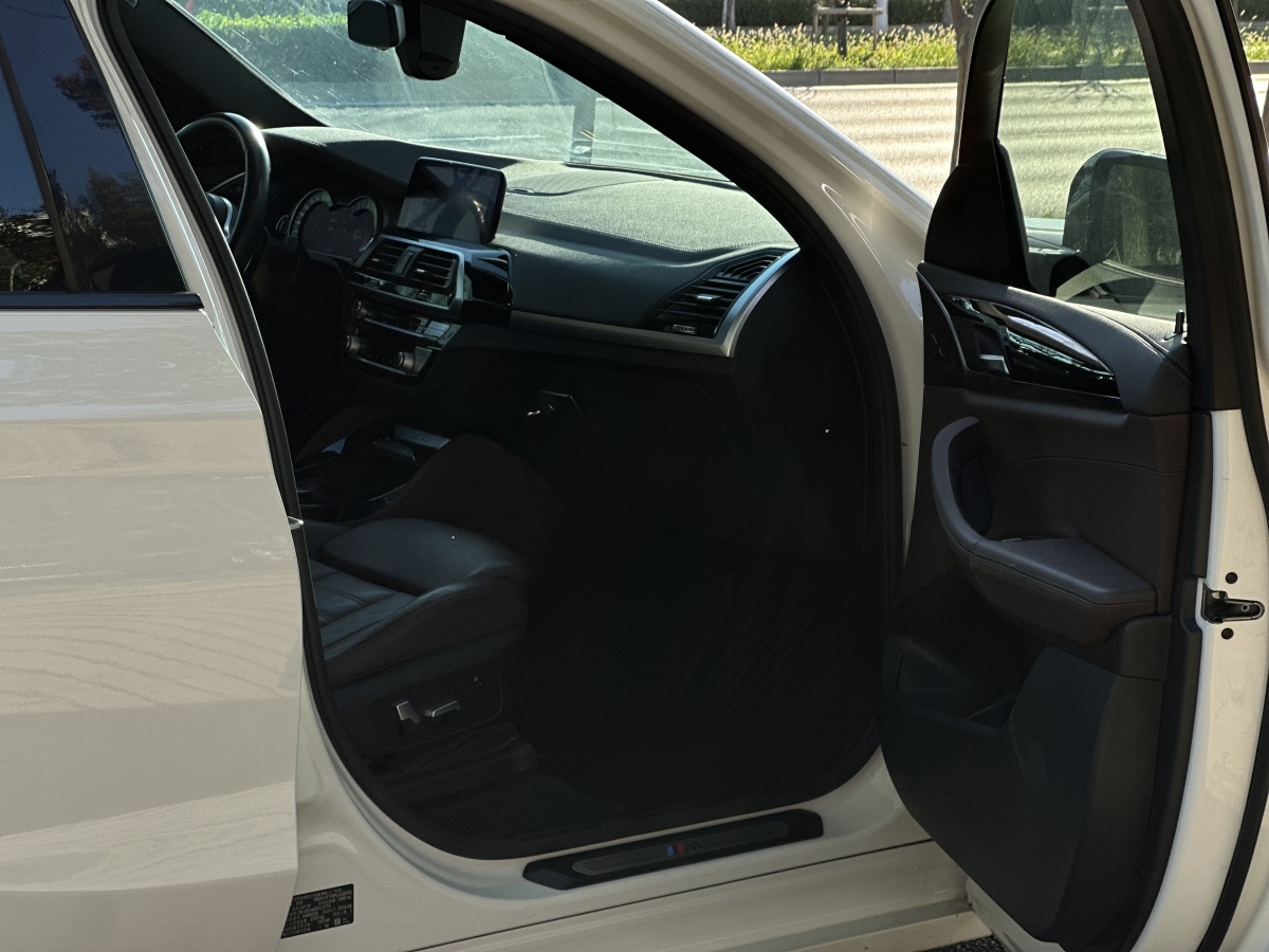 BMW X4 M 2018 immagine di auto #11