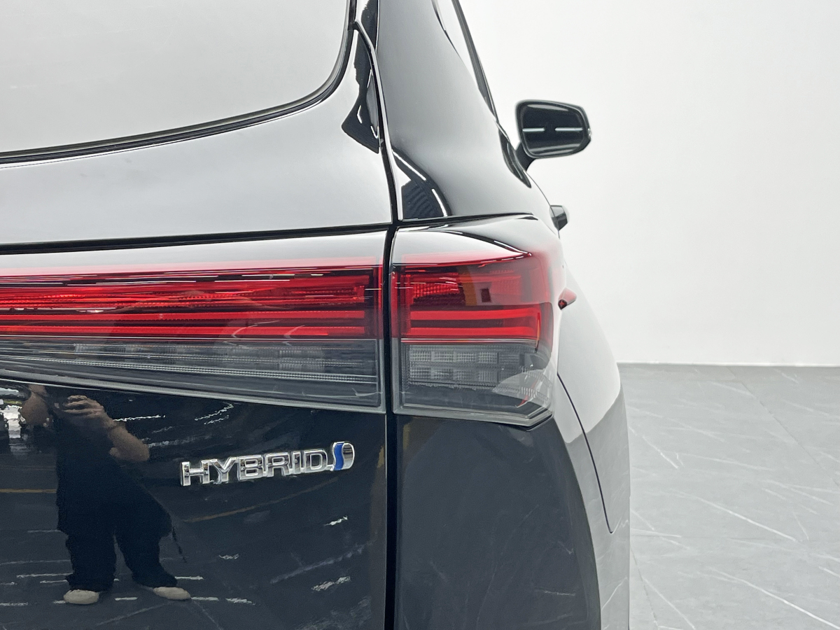 Toyota Crown Kluger 2024 immagine di auto #11