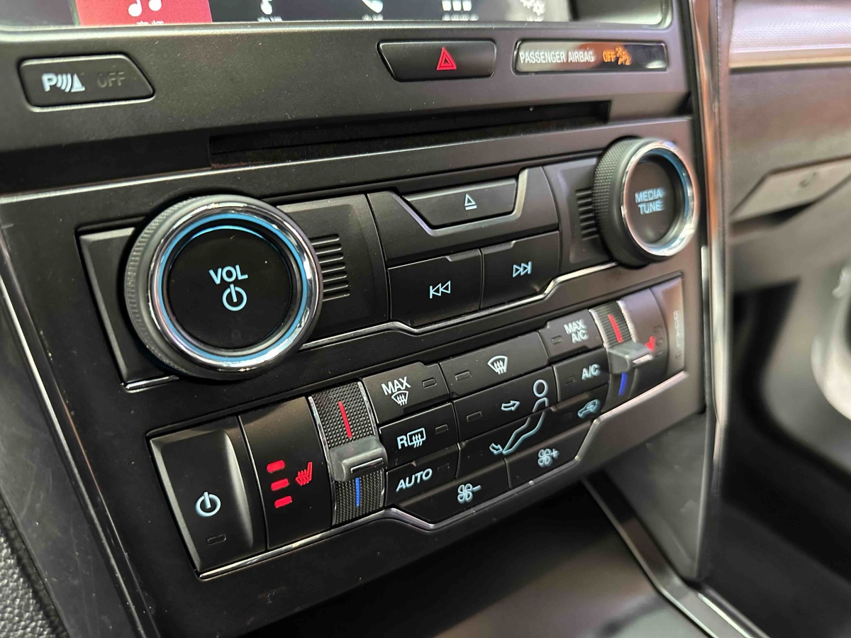 Ford Explorer 2018 #11 Ford Explorer 2018 car image #11