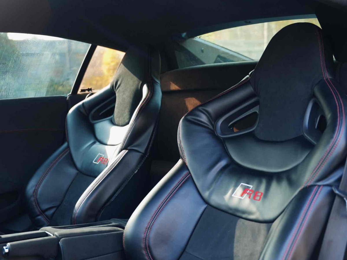 Audi R8 2008 изображение автомобиля #11