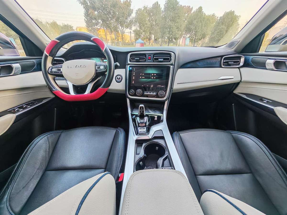 Lynk & Co 01 2019 car image #11
