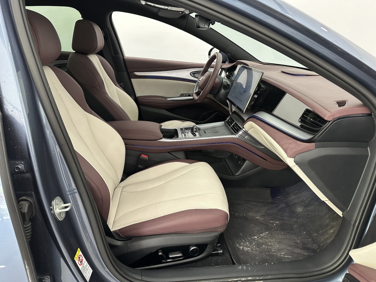 BYD Seal 07 DM-i 2025 car image #11