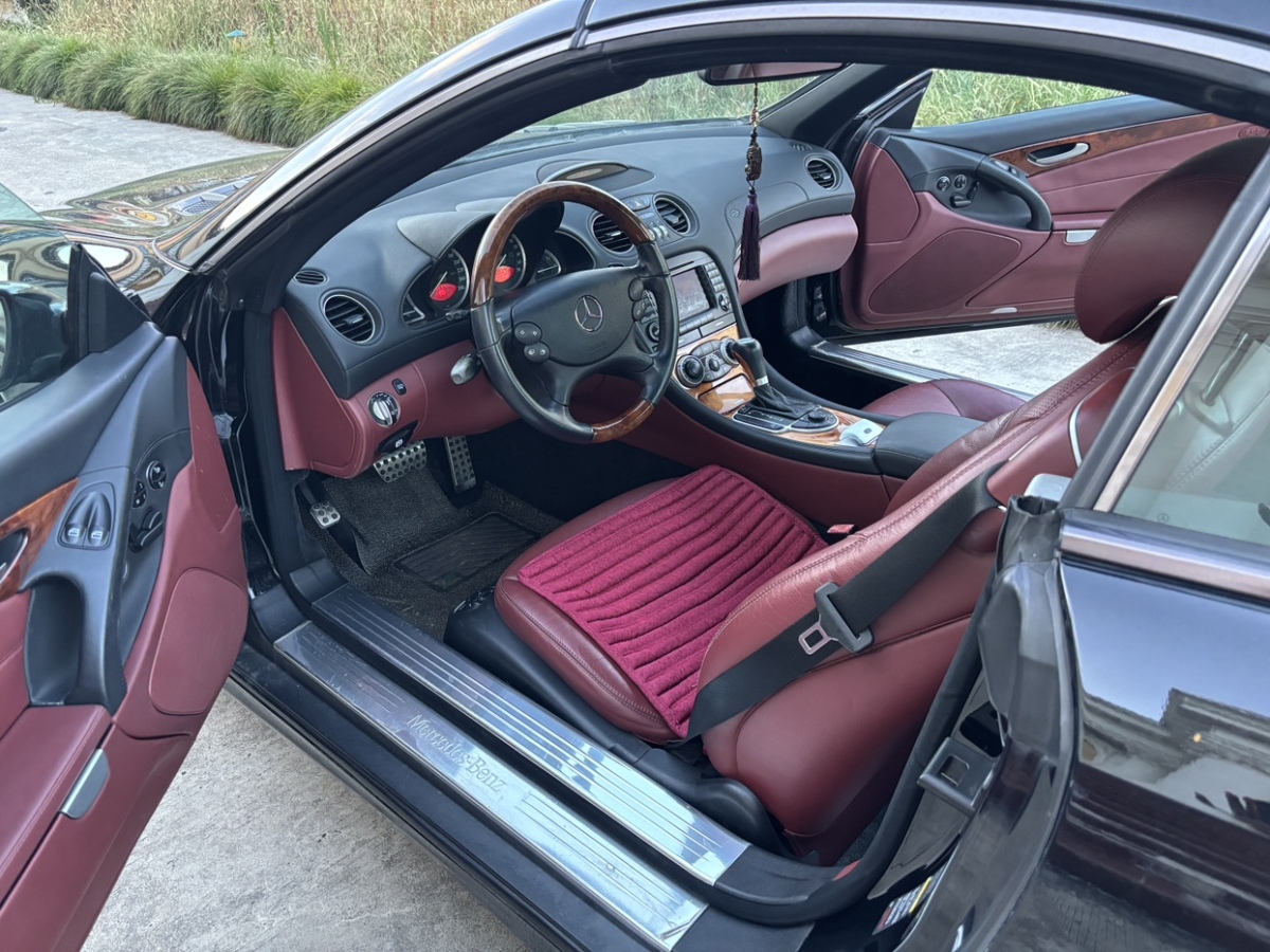 Mercedes-Benz SL Class 2009 car image #11