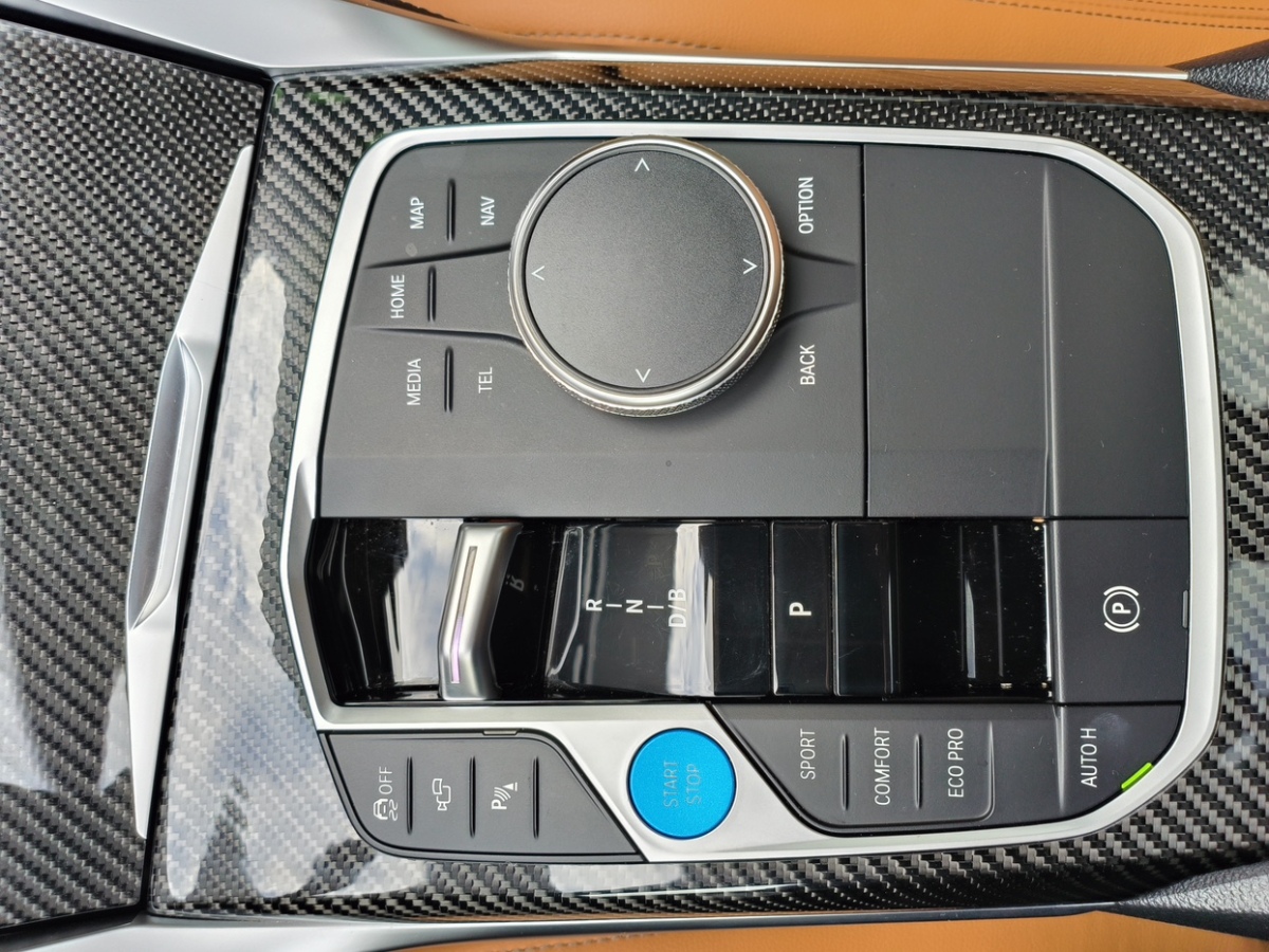 BMW i4 M50 2024 car image #11