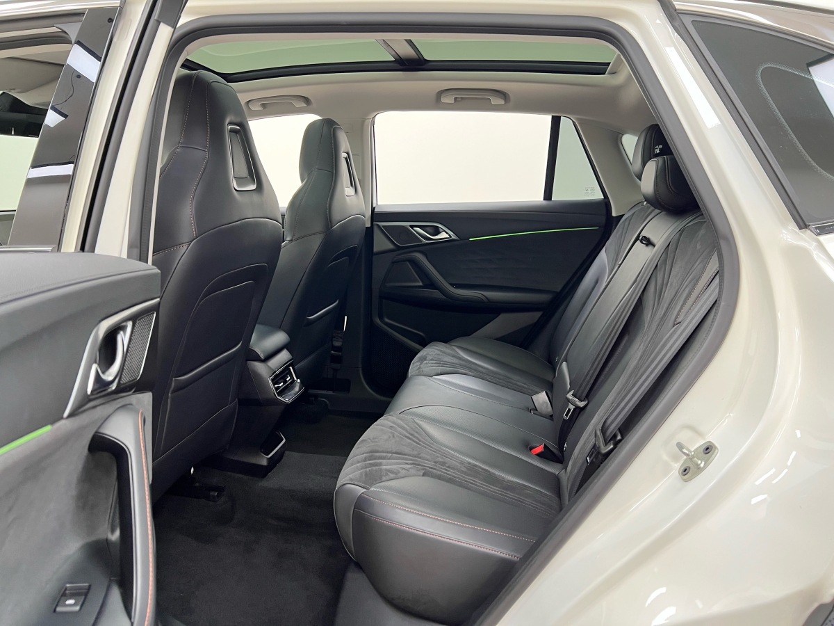 Roewe D5X DMH 2024 car image #11