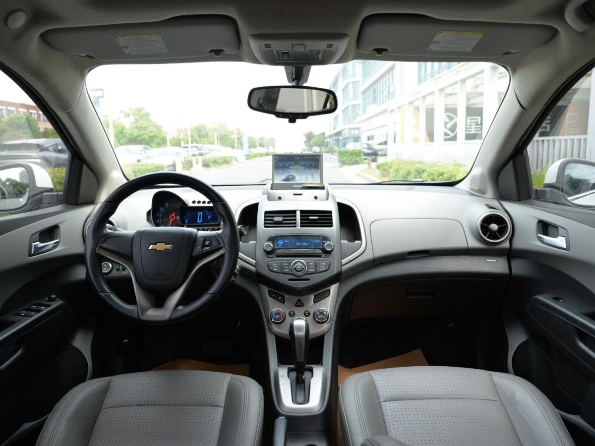 雪佛兰 爱唯欧 2011 汽车图片 #11