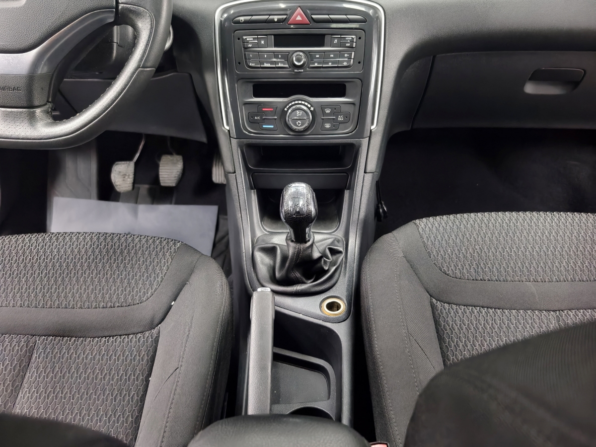 Peugeot 308 2014 car image #11