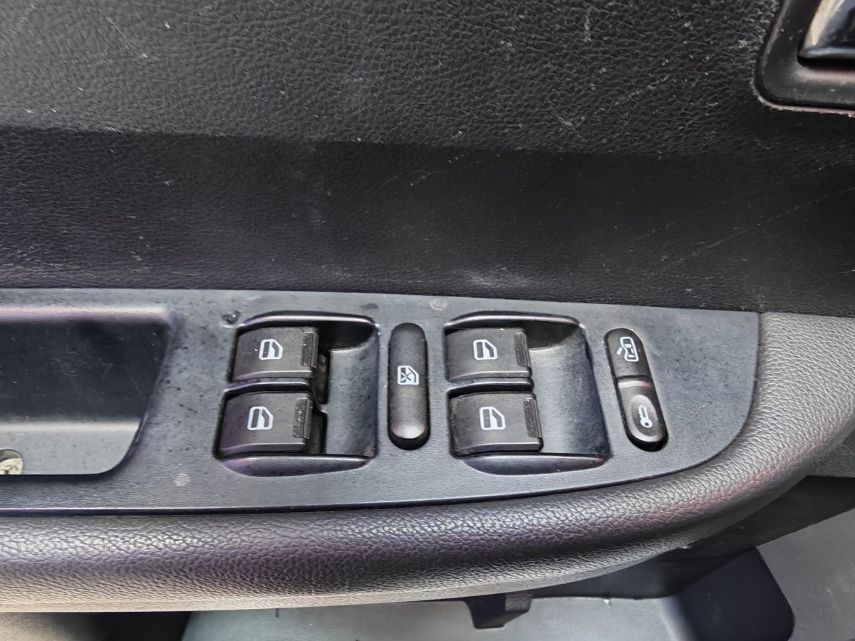 Kaiyi E3 2018 #11 Kaiyi E3 2018 car image #11