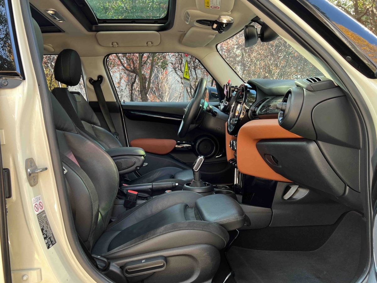 BMW 2019 car image #11