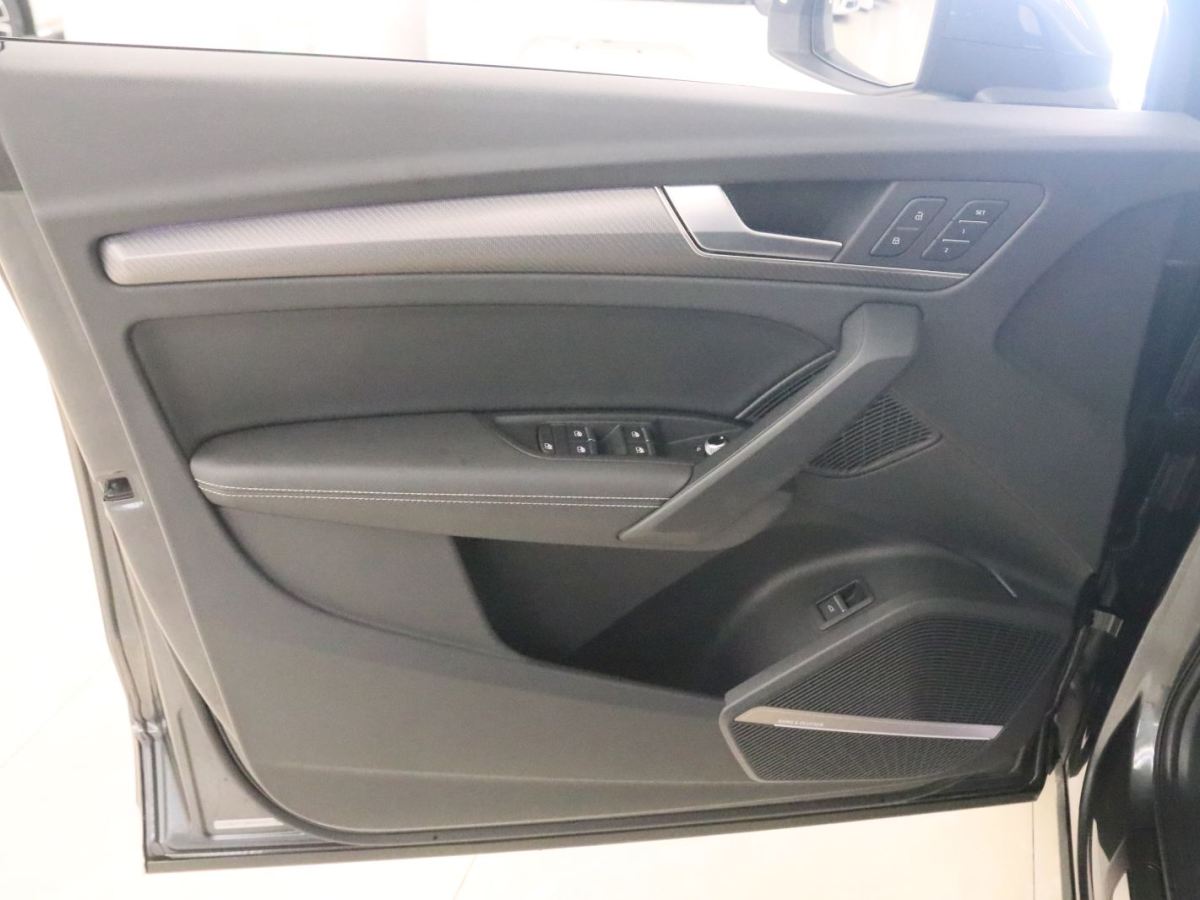 Audi Q5L 2021 car image #11