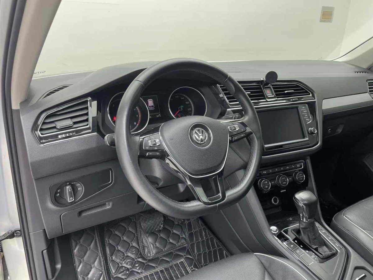 Volkswagen Tiguan X 2017 car image #11