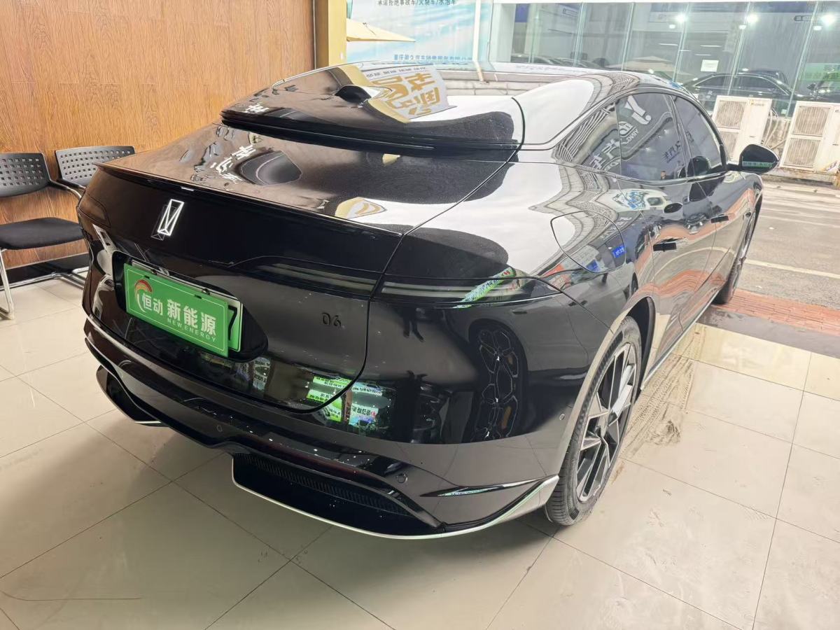 Avatr 06 2025 car image #11