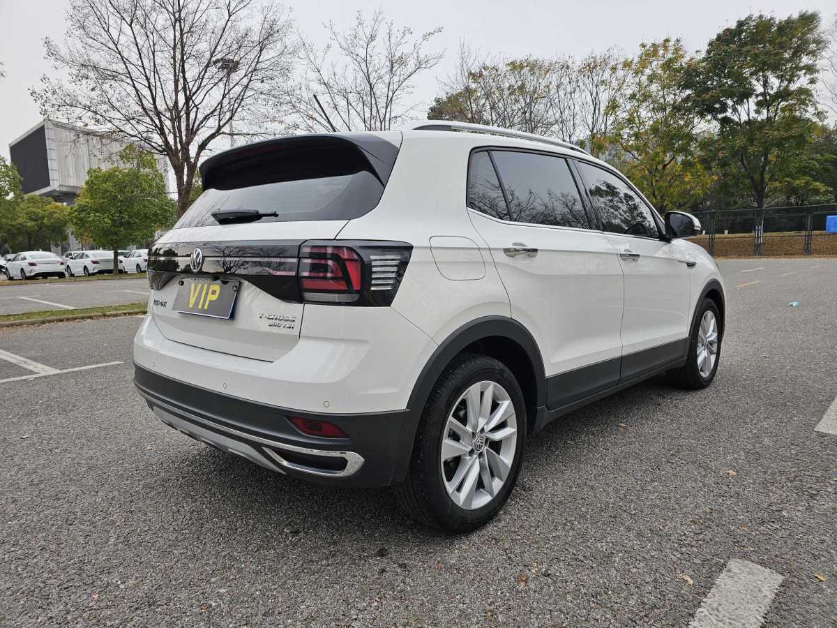 Volkswagen T-Cross 2020 #11 Volkswagen T-Cross 2020 car image #11