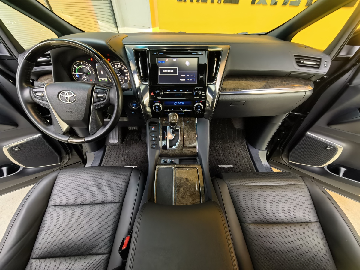 Toyota Alphard 2019 car image #11