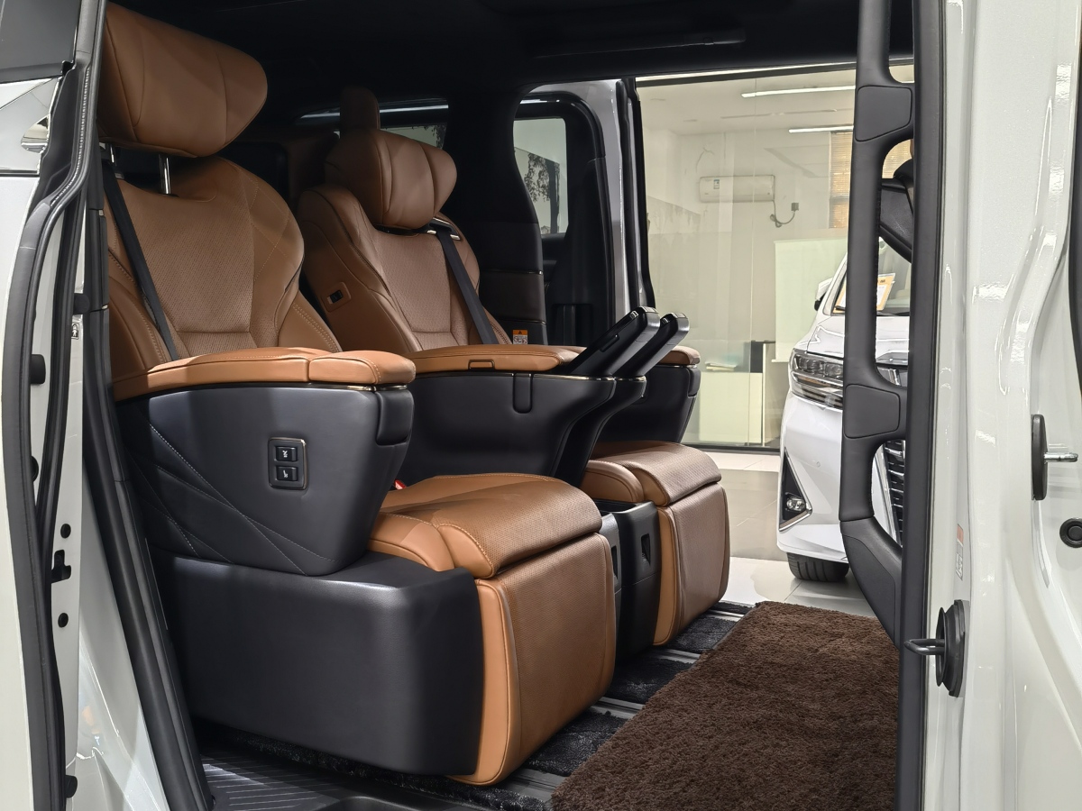 Toyota Vellfire 2024 immagine di auto #11