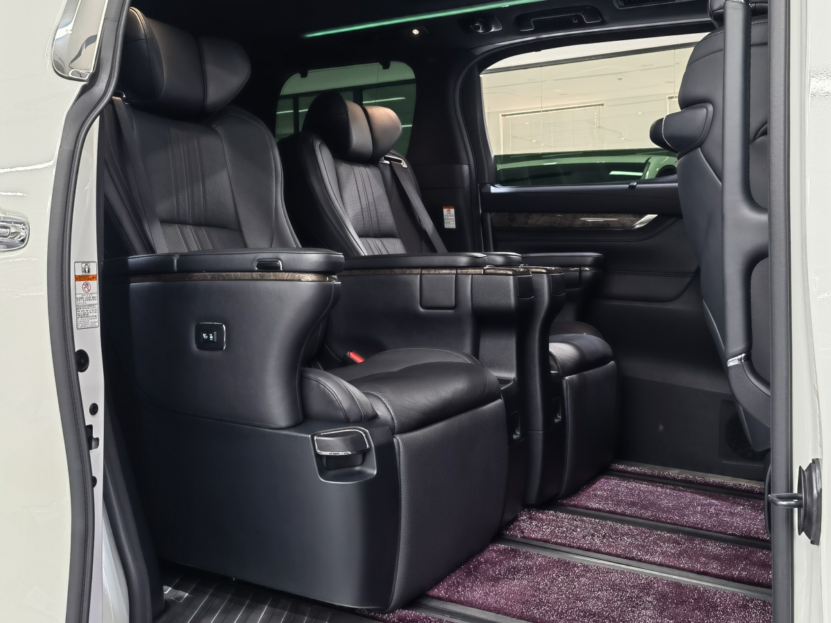 Toyota Alphard 2021 immagine di auto #11