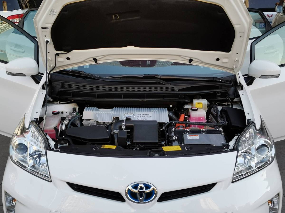 Toyota Prius 2015 car image #11