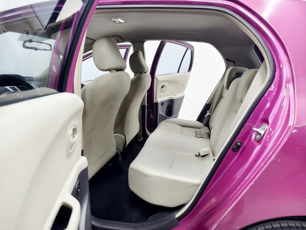 Toyota Yaris 2011 imagen de coche #11