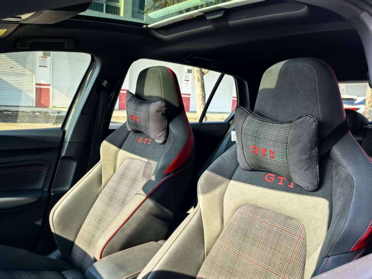 Volkswagen GolfGTI 2022 car image #11