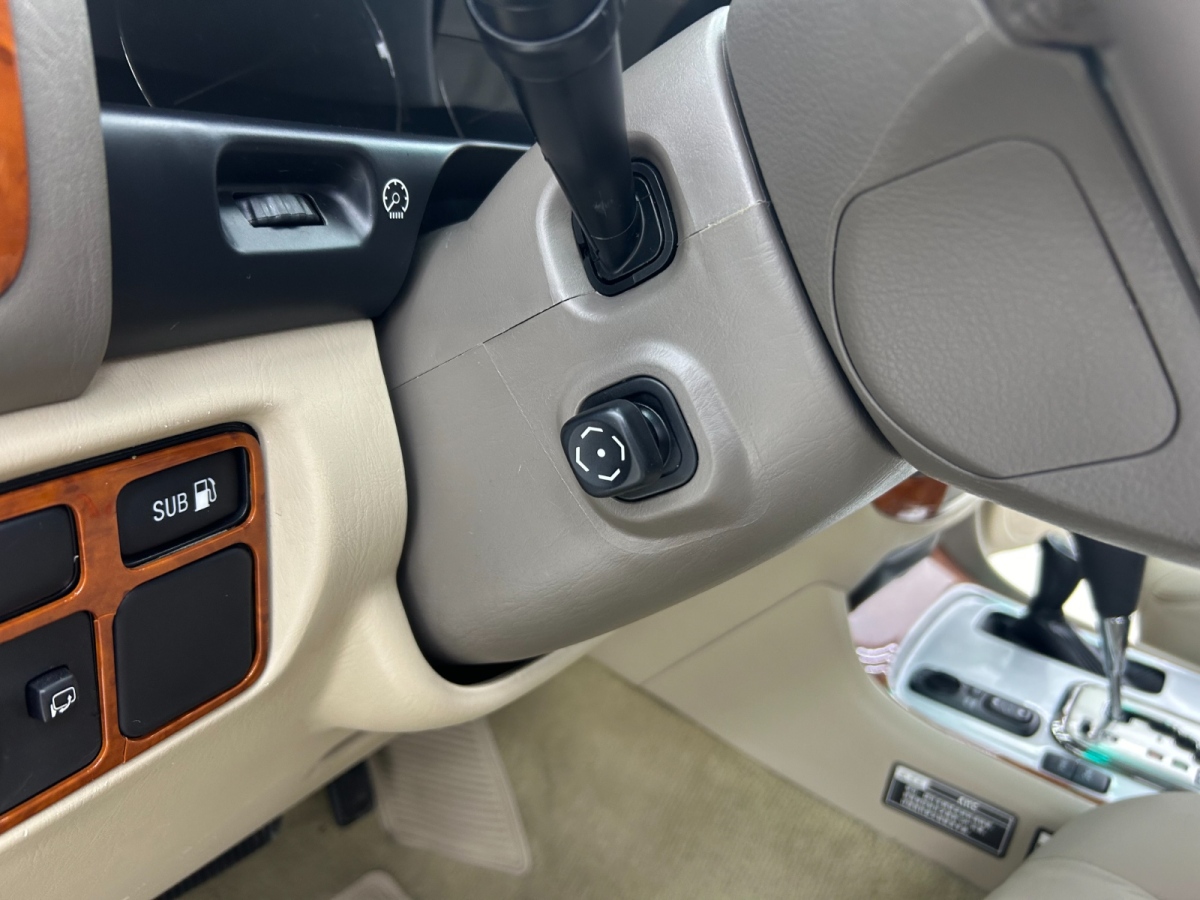 Toyota Land Cruiser 2005 car image #11