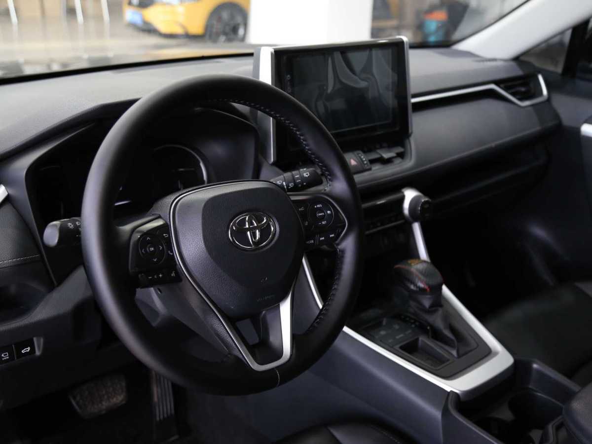 Toyota RAV4 2020 car image #11