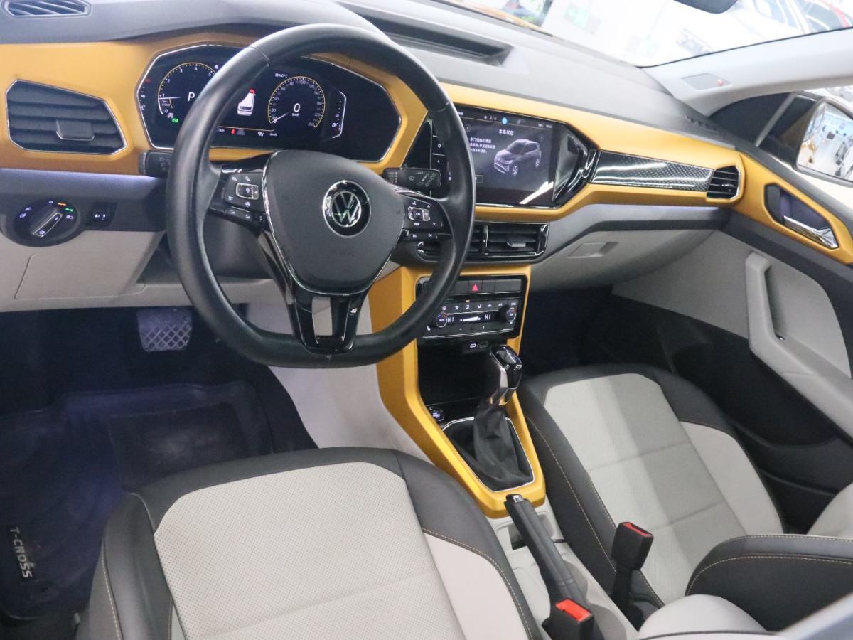 Volkswagen T-Cross 2022 car image #11