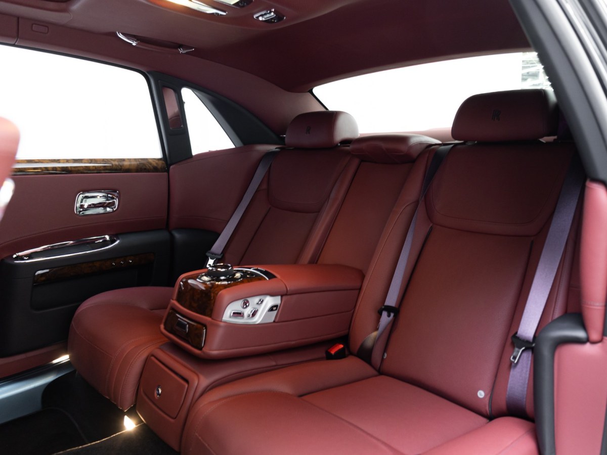 劳斯莱斯 古思特 2018 汽车图片 #11