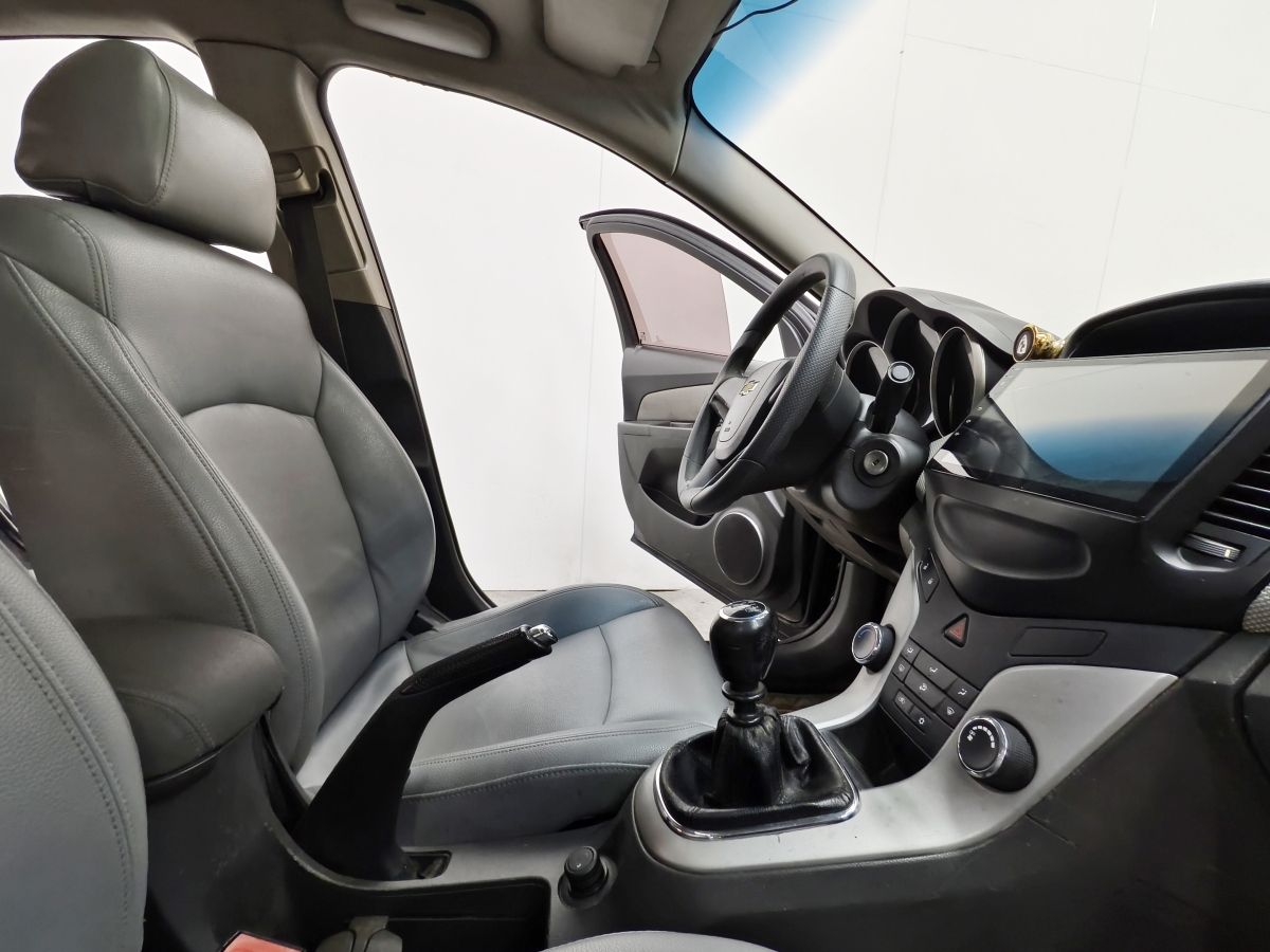 Chevrolet Cruze 2013 car image #11