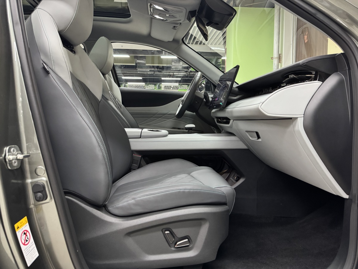 Changan UNI-Z PHEV 2024 #11 Changan UNI-Z PHEV 2024 car image #11