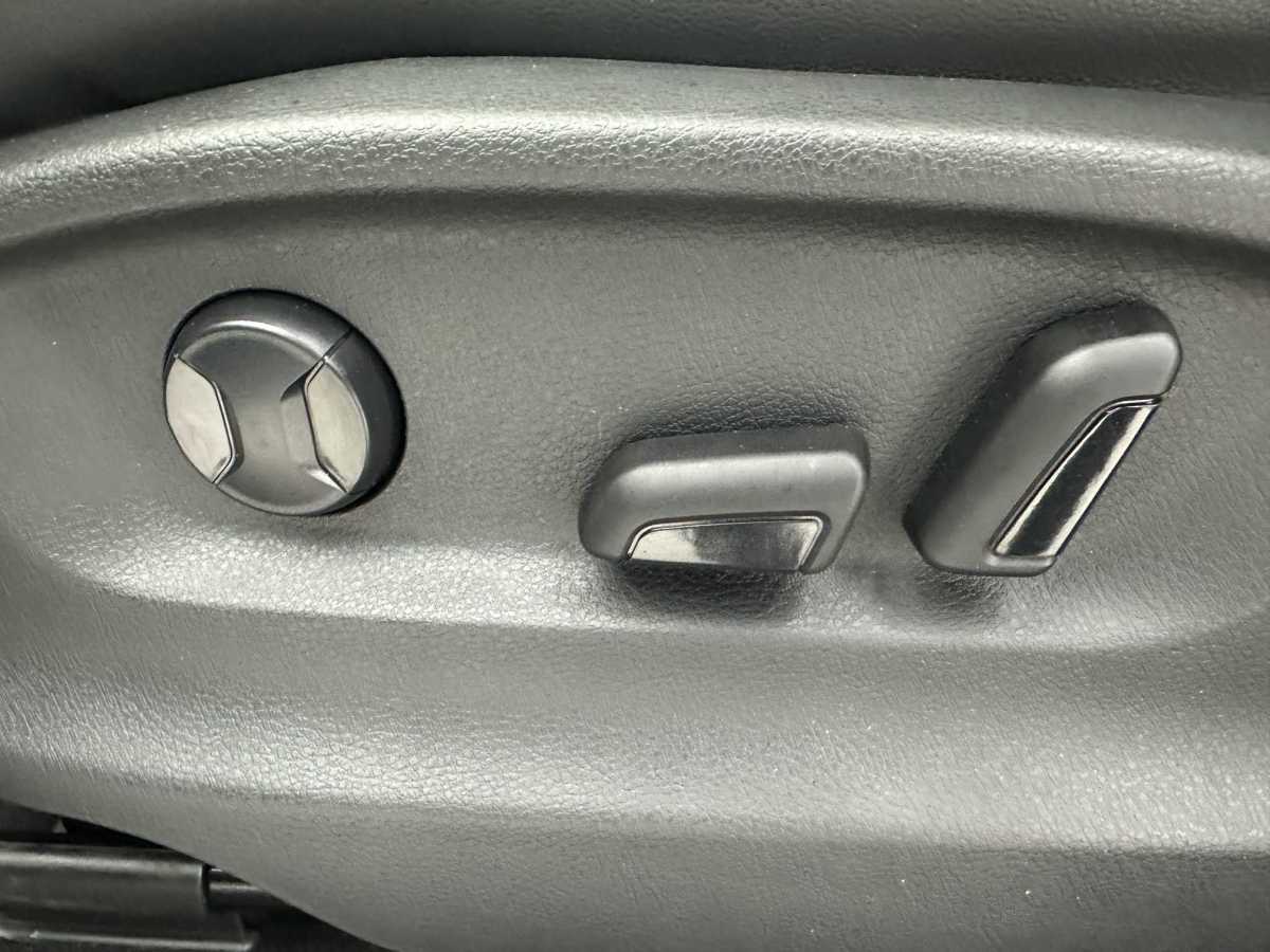 Volkswagen Touran 2022 imagem de carro #11