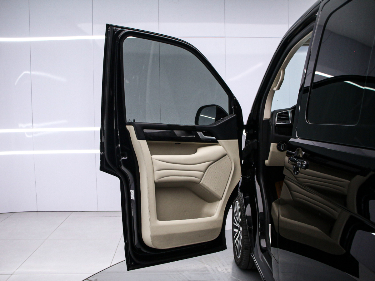 Volkswagen Multivan 2020 car image #11