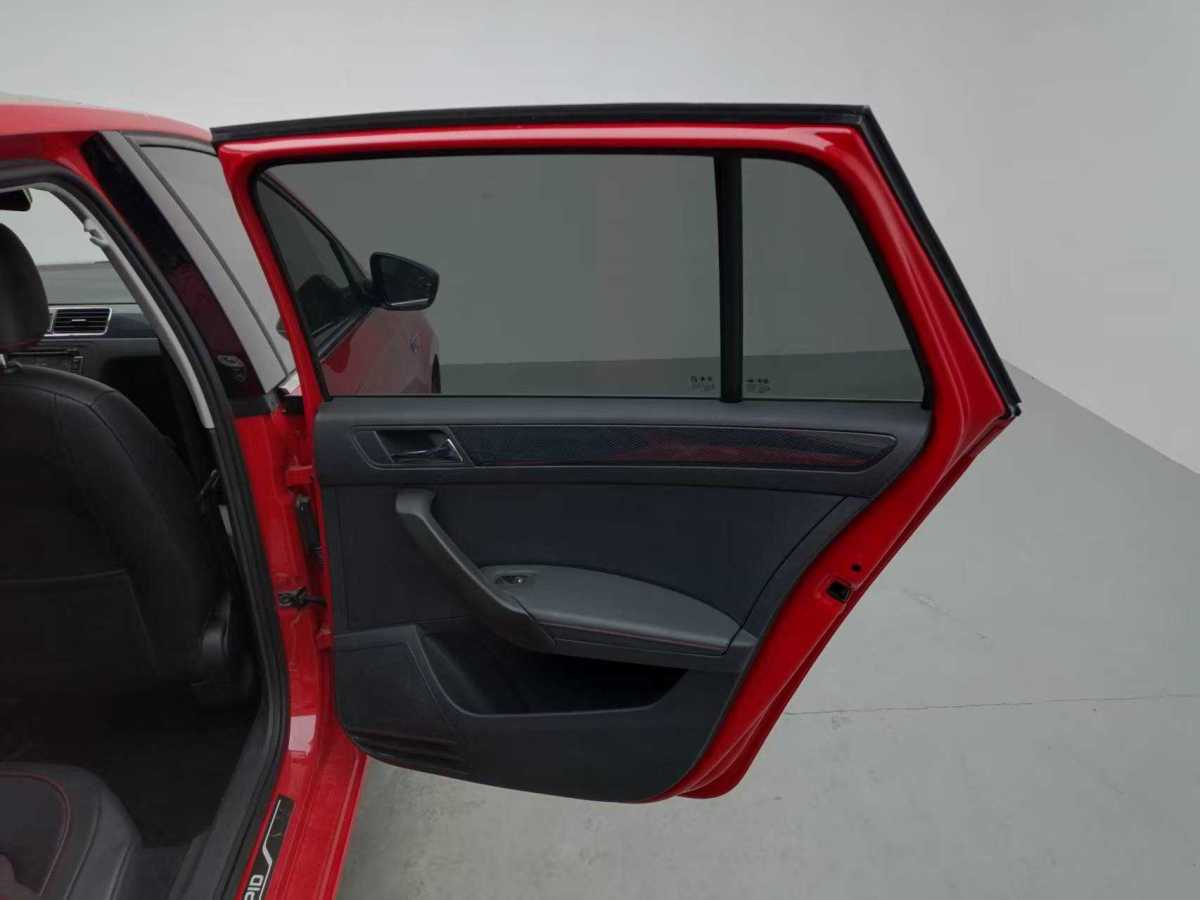 Skoda Rapid Spaceback 2016 immagine di auto #11