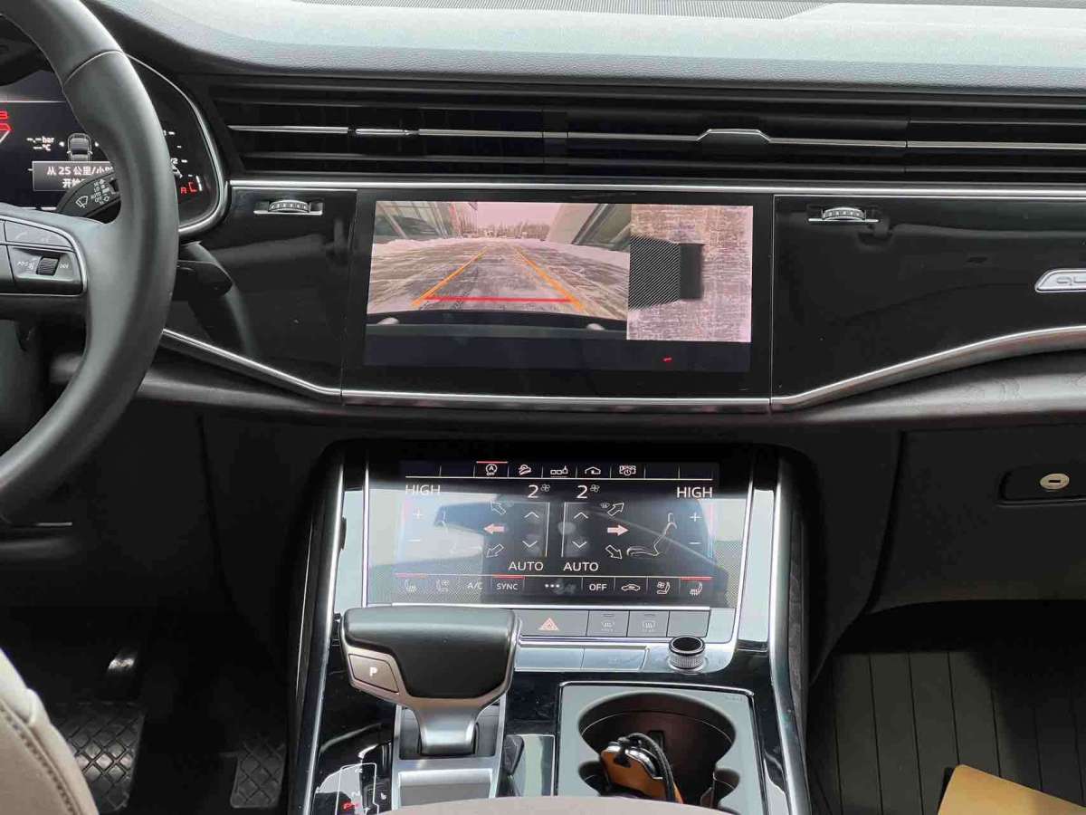 Audi Q8 2019 изображение автомобиля #11